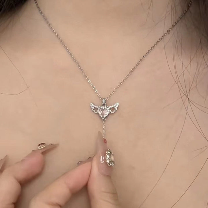 Halskette mit Quaste und beweglichem Amor-Herz und Engelsflügeln und Kristall-Schlüsselbeinkette für Damen, Schmuck, Geschenk zum Valentinstag